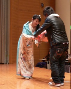 終演後に１年生の代表から花束をいただきました。