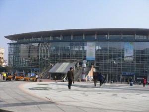 これは釜山駅。巨大です。新しいです。綺麗ですぅ！