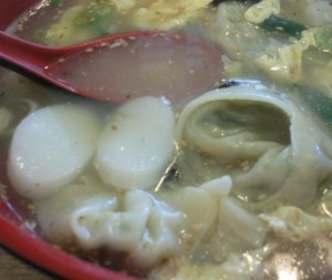 ちっちゃいお餅も入って、卵スープのお味もとてもあっさりして美味しかった！