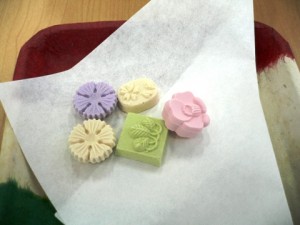 これも香川県で有名な「和三盆」の砂糖菓子。とても上品なお味で好きです。