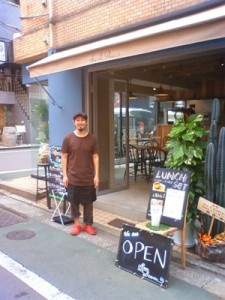 友人のだんなさんがオーナー店長。ほのぼのしてます。