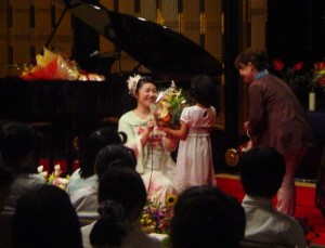 毎年聴きに来て下さるご家族の方から、お花をいただきました。嬉しいです。