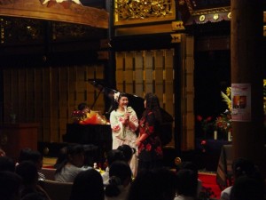 アンコールに「ふるさと」を全員で合唱。指揮には空いろ合唱団の指導者モチェオ久美先生をお呼びしました。