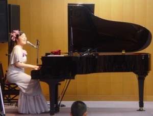 「ふるさと」も大きな声でみんなで合唱。