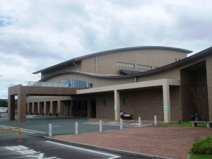 コンサート会場となった菊陽町図書館ホール