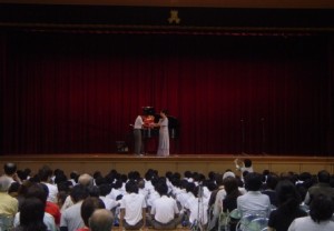 生徒会長から花束をいただきました♪