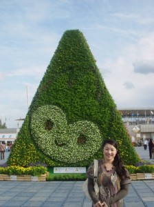 中央には「ちょるる」の巨大ツリーが！