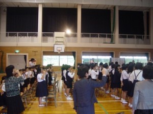 しっかり手話も出来ています！