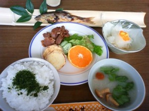 粟野川で獲れた鮎、海苔、そして猪のお肉、しめじ、お野菜も全て粟野地域のもの。どれも新鮮でとっても美味しくいただきました。