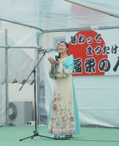 蜂と神さまも。