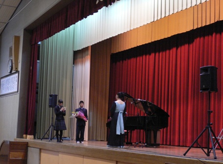 生徒さんからお礼の言葉と花束をいただき、細かな感想を言ってくださったので、とても嬉しかったです。