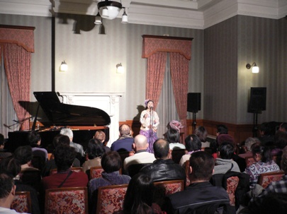 第２部がちひろコンサート。「こだまでしょうか」からスタート。