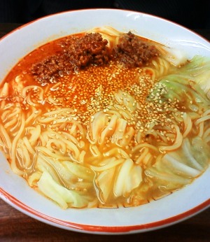 こちらは長尾Ｍｇがいただいた坦々麺。辛いだろうなー。