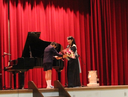 お礼の花束をいただきました。とてもしっかりと言葉を伝えてくれました！