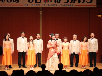 そして地元の合唱団「クレパパ」「プリママ」さんの皆様と合唱♪「ふるさと」「大漁」「私と小鳥と鈴と」を全て２部合唱で。素敵なハーモニーの歌声がとても気持ち良かったです。