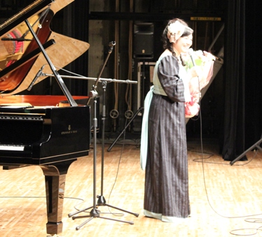 主催者から、そしてお客様からも花束をいただいて嬉しかったです！