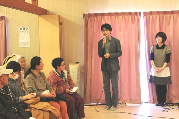 せっかくなので、ふさえさんと同行してくださった、金子みすゞ全集を出版されている「ＪＵＬＡ出版局」の柴崎さんもご紹介し、少しお話をいただきました。