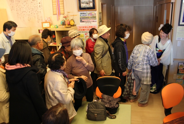 最後は皆様と握手をし、また来るからと、お互いに約束♪