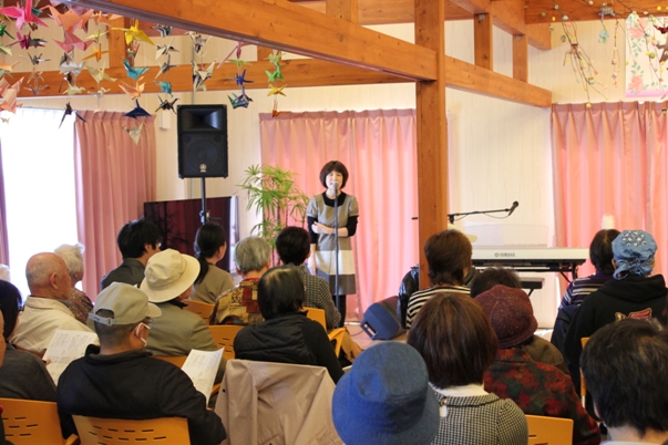 そしてスタート。福島へ来ることになった、最初のきっかけは、この司会を務めてくださる宗方さんが私のＣＤを通販で買ってくださったこと。ご縁の広がりに改めて感謝しています。