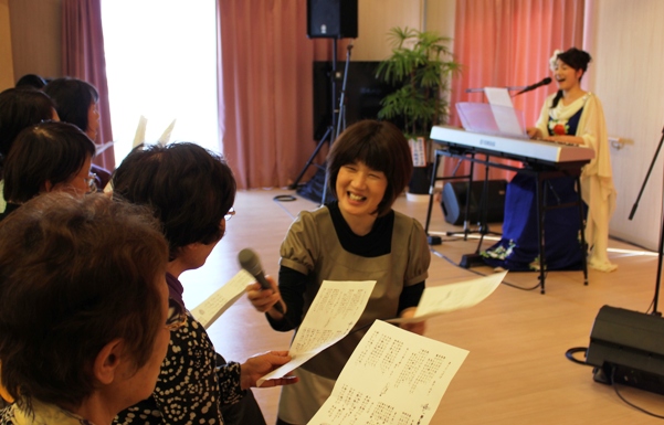 マイクを向けられたりも♪