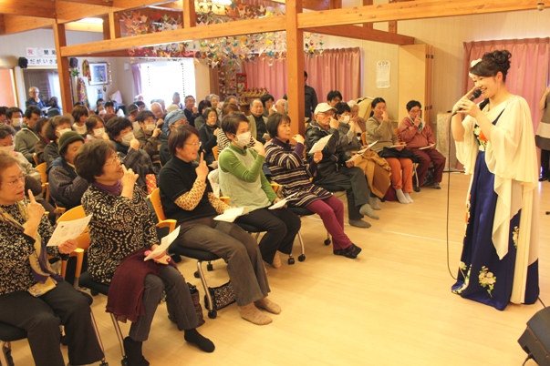 そしてやはり、「私と小鳥と鈴と」の手話での合唱♪