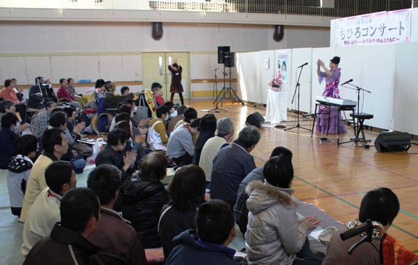 登場～♪「石ころ」からスタート♪