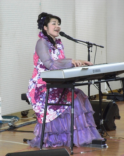 みんなで「大きな古時計」や「ふるさと」を歌いました。