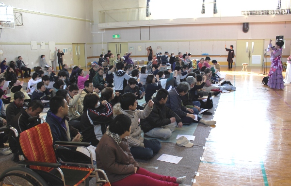 「私と小鳥と鈴と」の手話もみんなでとても元気に出来ました！