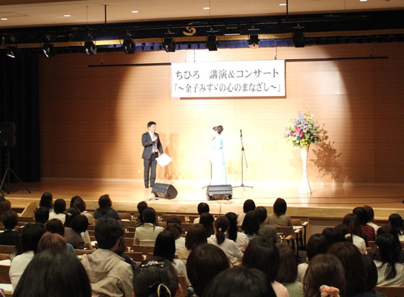 保護者代表の方からお礼のご挨拶をいただき、子を持つ親として子どもを信じて見守っていくことの大切さを語られました。とても心のこもったお話で、私も感激しました。