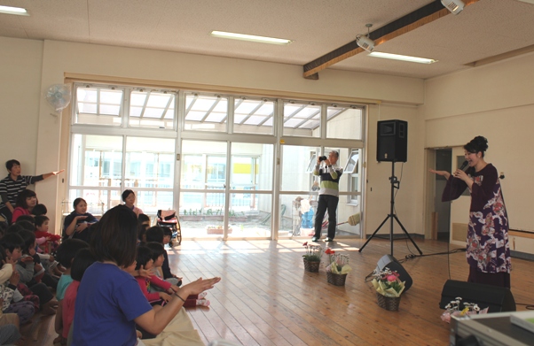 手話もしっかりやってくれました。