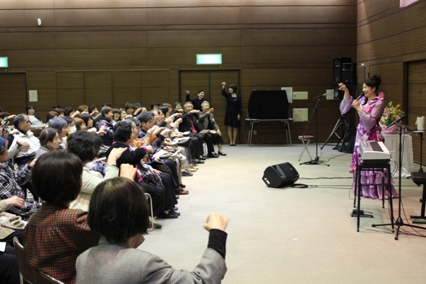 「私と小鳥と鈴と」の手話講座♪