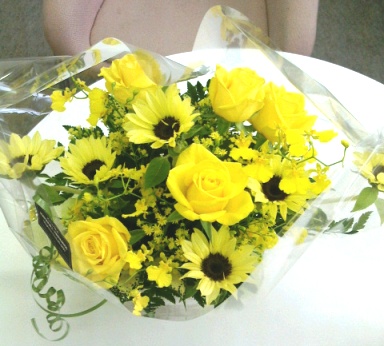 主催者の方が、控室にもお花をと、こんなに素敵なお花を。私のイメージでと言われて、とっても嬉しかったです♪