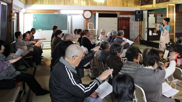 手話でのみすゞさんの心を分かち合うひととき。とても楽しくしてくださって、嬉しかったです。