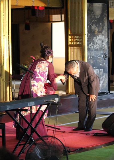 主催者様から花束をいただき、お礼の言葉も本当に有難いお言葉をいただきました