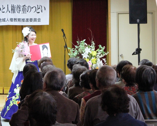 そしてなんと、地元で似顔絵を描かれている方から私の似顔絵をいただきました！似ている度１００％！？皆さんも「おぉ～！」と。