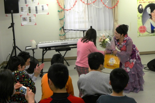 私も大好きな、福島の名物のお菓子「ままどおる」をいただきました♪