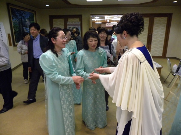 「また一緒に歌いましょう～！」とお互い興奮冷めやらず♬