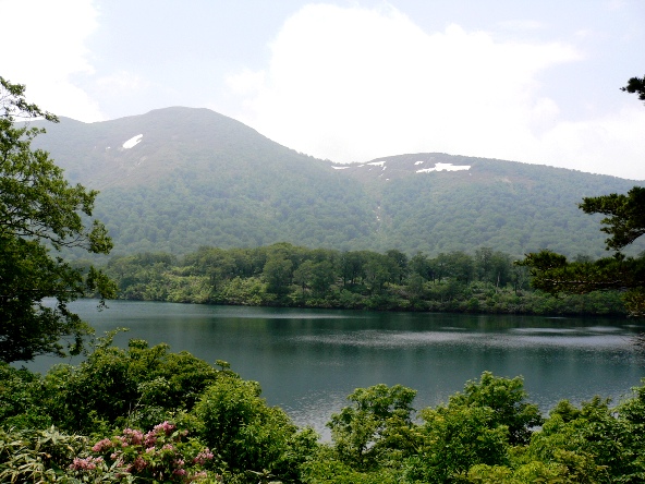 栗駒国定公園の景色。栗駒山と須川湖。