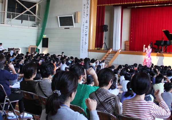 みんなの近くにいって♪