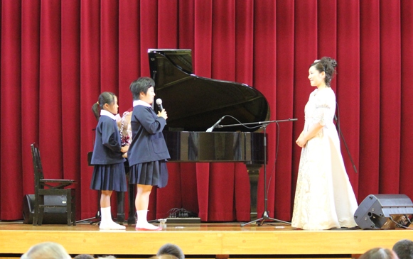 ５、６年生の女の子二人がお礼を言ってくれました。